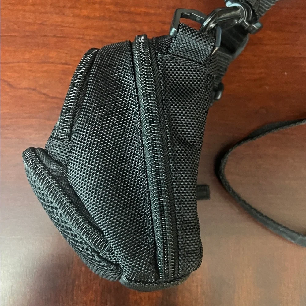 Sony Cyber Shot Black Nylon/Poly Camera Bag w/strap